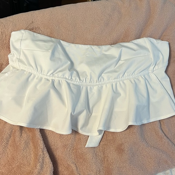 Ruffle Crop Top White - Picture 9 of 12